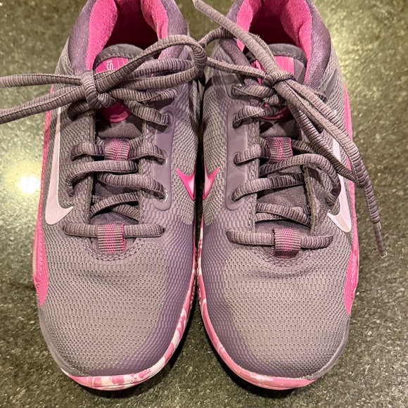 Nike Kids' Grade School IsoFly Basketball Shoes - in Raisin - Picture 6 of 9